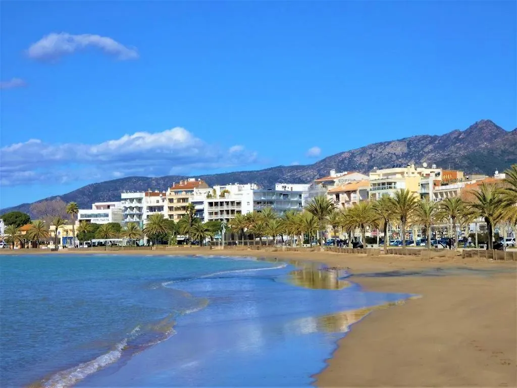 Apartamento En Roses Con Parking Y Piscina Lägenhet